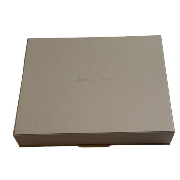 cupcakes & cashmere Taupe Jewelry Organizer - Picture 5 of 7